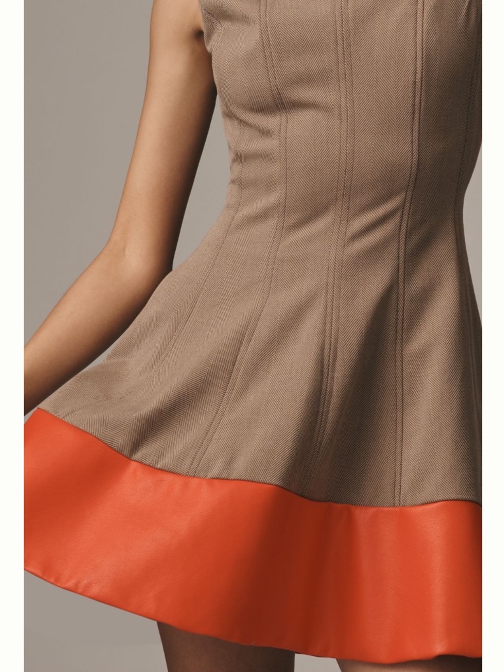 🟠NWT MAEVE by ANTHROPOLOGIE Faux Leather Mock-Neck Mini Dress in Brown/Red LARGE - Picture 3 of 8